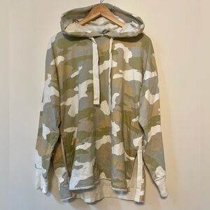 Aerie Women's Camo Hoodie Lightweight Oversized Sweatshirt Pullover Size Medium